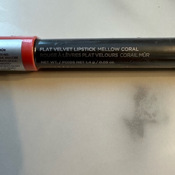 NWT Flat Velvet Lipstick in Mellow Coral - Picture 4 of 4
